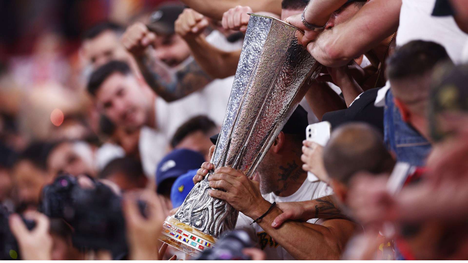 米體報道 國米接觸小基耶薩 可能會在8月底突然完成簽約.